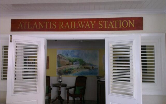Atlantis Historic Inn