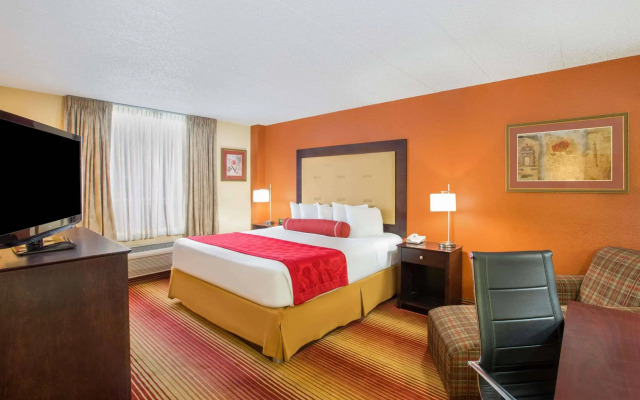 Clarion Inn & Suites and Convention Center