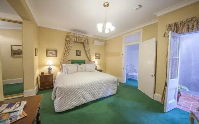 The Old George & Dragon Guesthouse