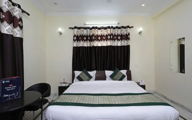 OYO 11606 Hotel K R Group