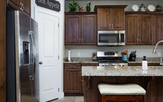Desert Sunstone 3 Bedroom Apts