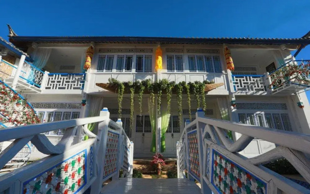 Hua Linglong Courtyard Inn