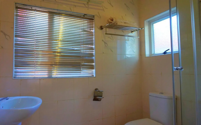 Tasha Lodge and Tours