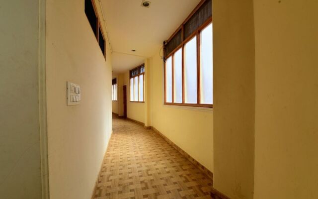 Oyo 29302 Besillio Grand Hotel