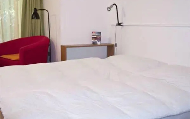 Aaron's Sleep Well B&B Basel