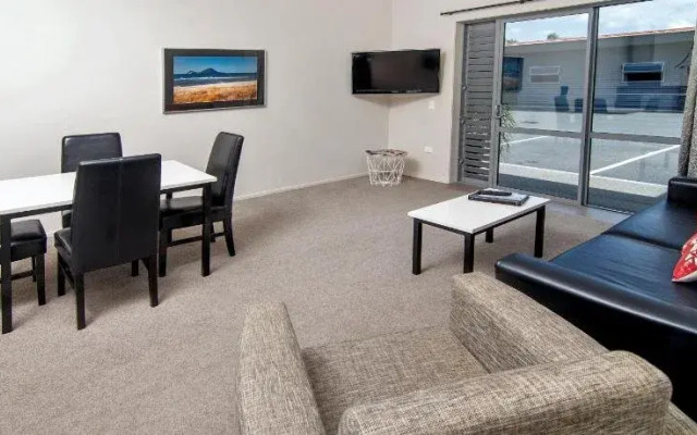 37 The Landing Motel