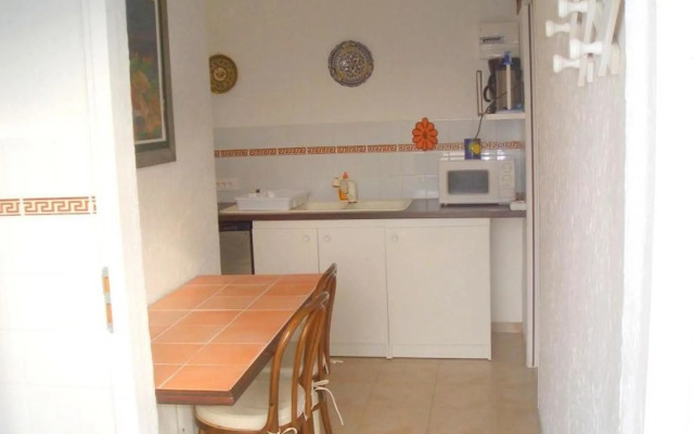 Studio in Cagnes-sur-mer, With Wonderful sea View, Pool Access, Enclos