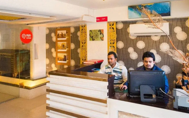 Qlark Rooms & Lawn By OYO Rooms