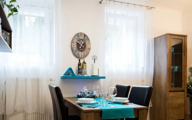 2 Bedroom Home near Prague Castle
