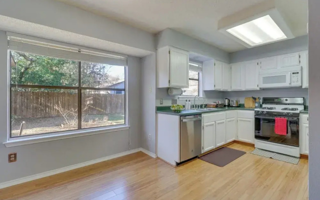Austin Vacation Rental w/ Yard ~ 14 Mi to Downtown