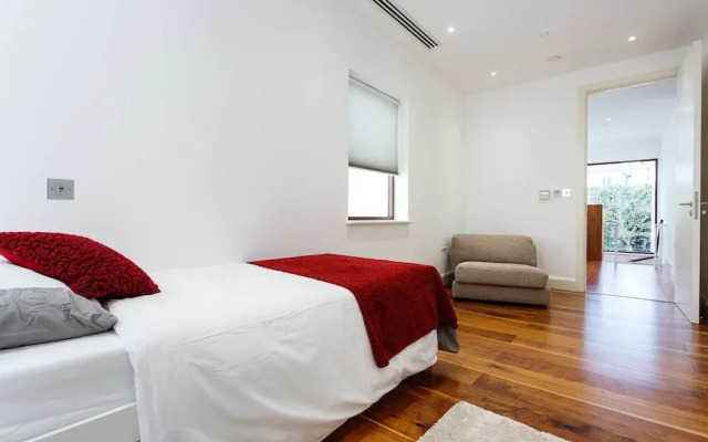 Wimbledon Deluxe House