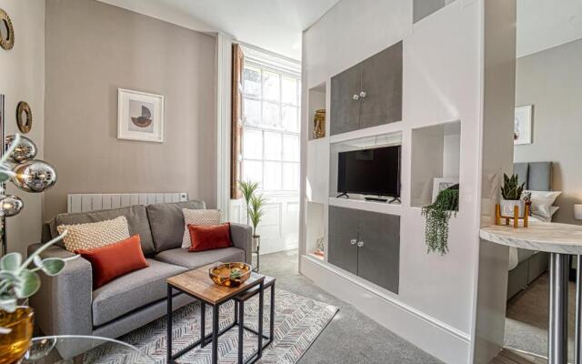 Stylish Worcester Studio Apartment