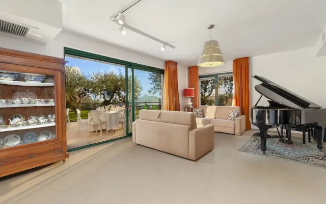 Villa Elia