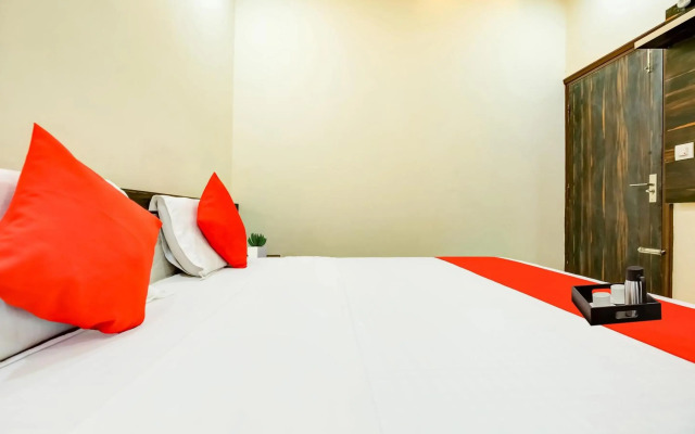 OYO Flagship 70098 Moon Trip