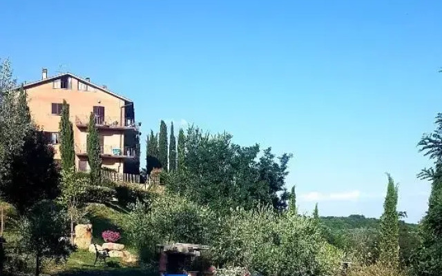 GLI ALBERI apartment with view