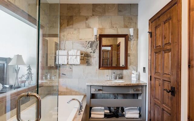 Old Town Luxury by Casago