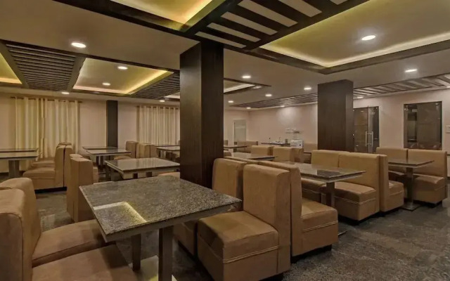 Palm Tree by OYO Rooms