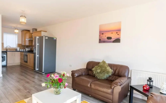 Entire House With 3 Bedrooms