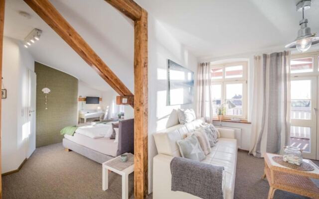 Apartment Pond View Comfortable Vacation Home