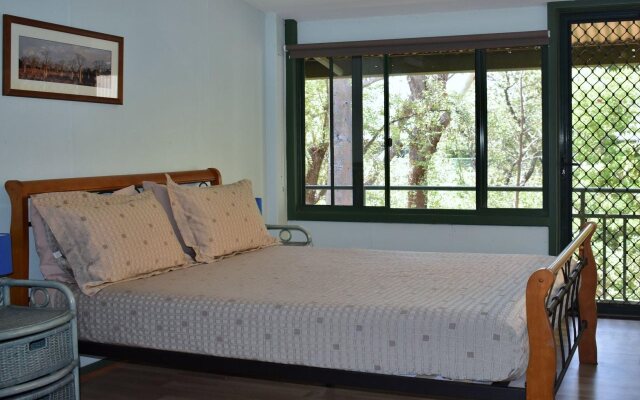 Parry Creek Farm Tourist Resort & Caravan Park