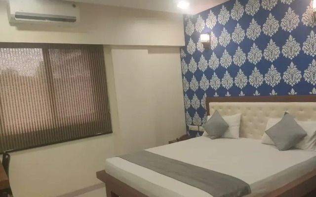 Hotel Vrushali Inn
