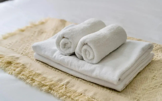 Royal Hotel Near Secc