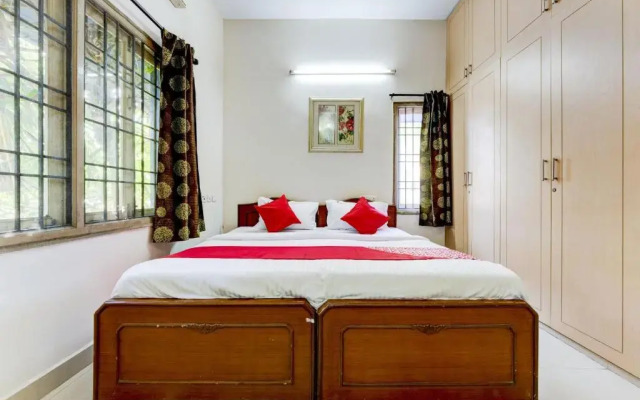 OYO Flagship 77300 J2 Service Apartment