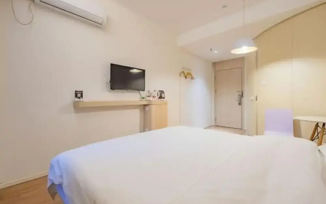 Lianjia Holiday Hotel(Jigang Senior High School)