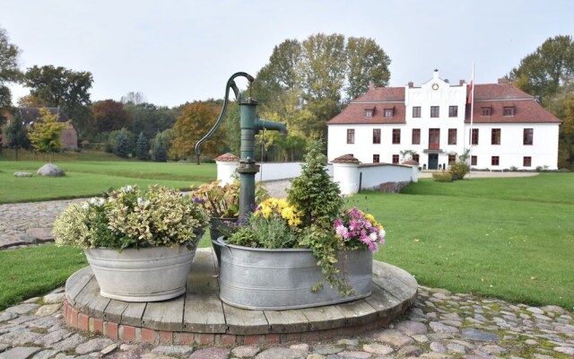Idyllic Holiday Home in Gerdshagen with Barbecue