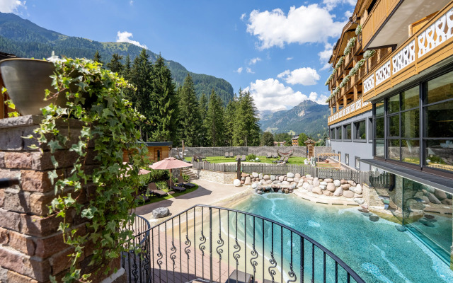 Hotel Croce Bianca Leisure  Spa Hotel