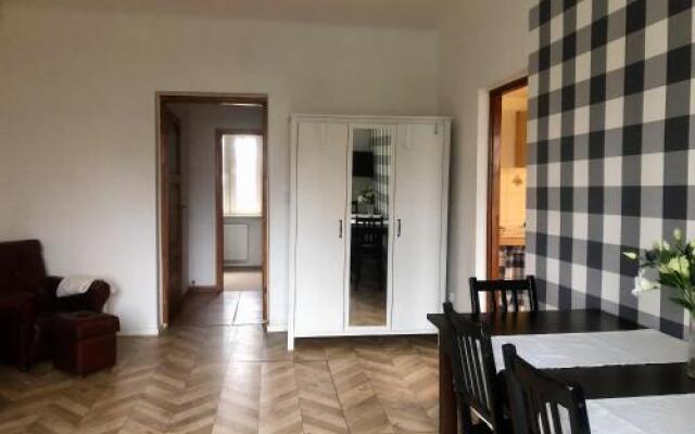 Prudentia Apartments Anin