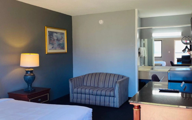 Travelers Place Inn & Suites