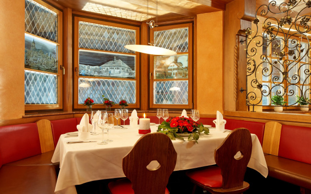 Hotel Wo Der Hahn Kräht