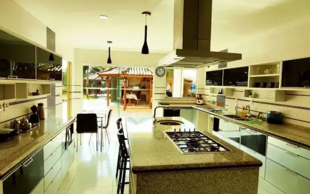 Villa Amarela