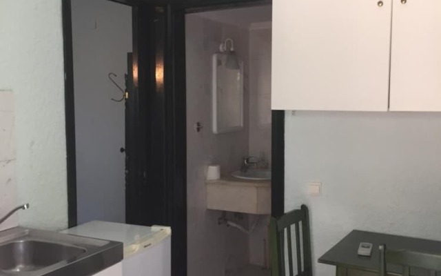 Nikos Apartments