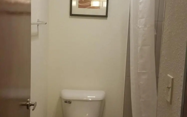 Kensington Inn & Suites