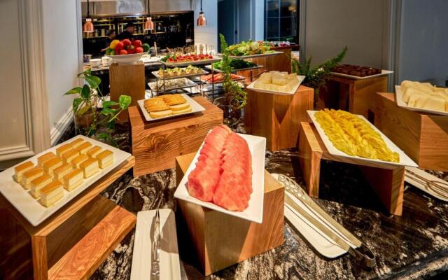 D’Melin Hotel & Restaurant