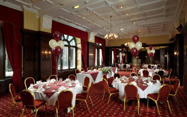 County Hotel & County Aparthotel Newcastle
