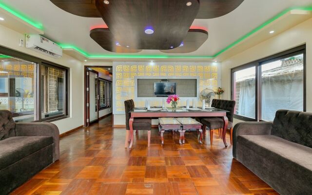 OYO 23063 Luxury Meghavarsham 5BHK