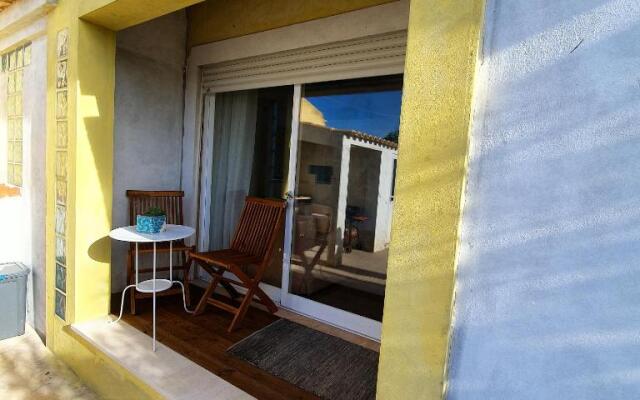 Studio with enclosed garden and wifi at Sagres