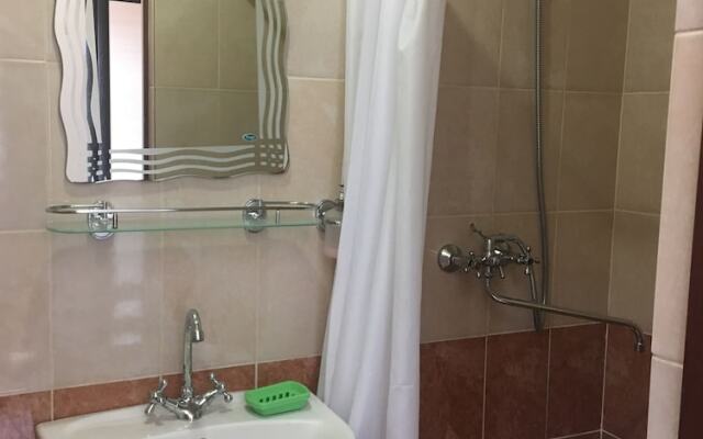 ?rystal Guest house