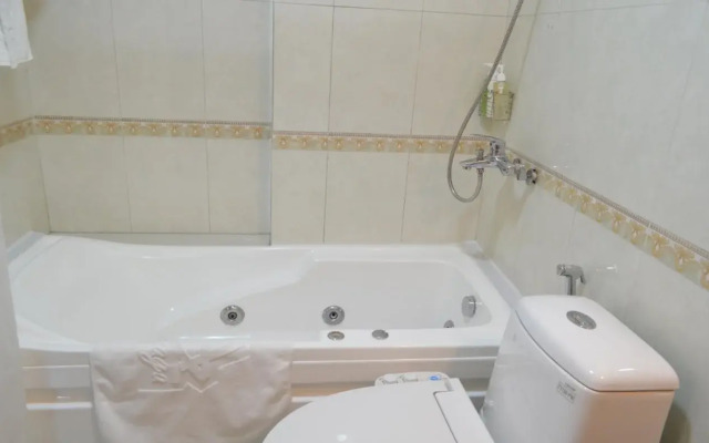 Azumaya Hai Ba Trung 2 hotel
