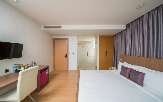 Seven Zea Chic Hotel