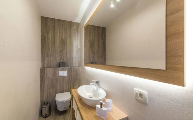 Luxurious Villa in Kaštel Gomilica With Pool