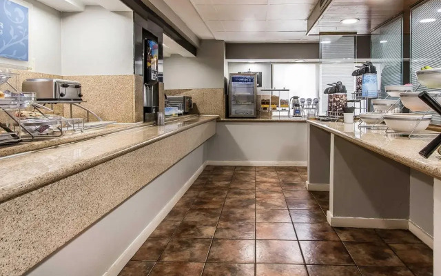 Comfort Suites Oxford I-20 exit 188