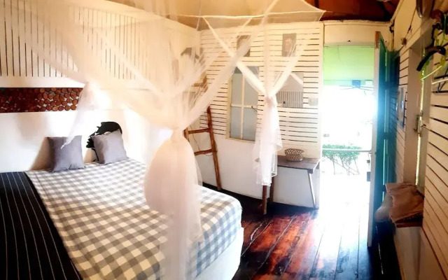Bailan Hut Resort & Restaurant