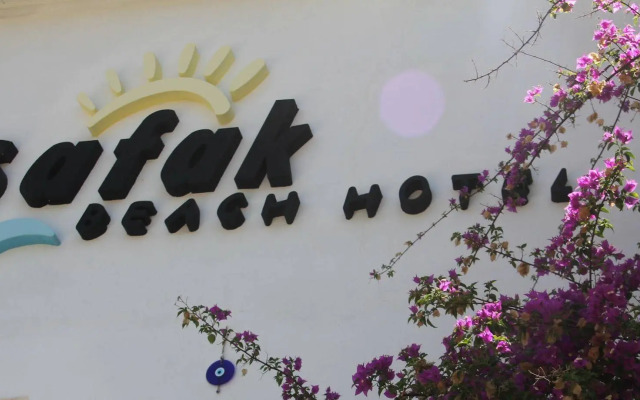 As Queen Beach Hotel