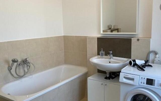 Grand Suite mit Terrasse & Parkplatz - ABC298