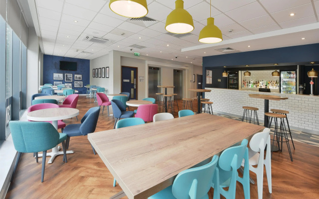 Travelodge Bolton Central River Street