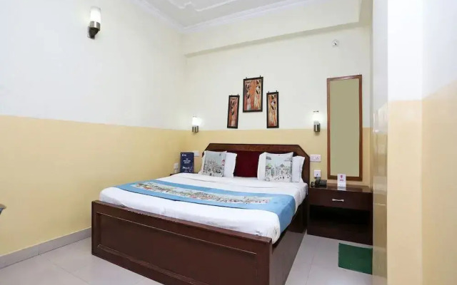 Hotel Fort by OYO Rooms